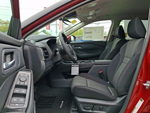 New 2026 Nissan Rogue SV w/ Cold Weather Package AWD/4WD image 10