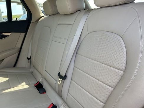 Used 2021 Mercedes-Benz GLC 300 image 34