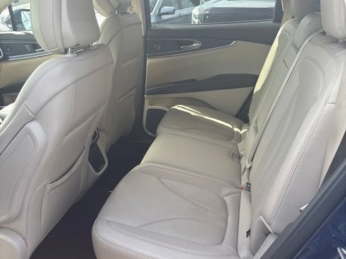 Used 2020 Lincoln Nautilus Reserve FWD image 5