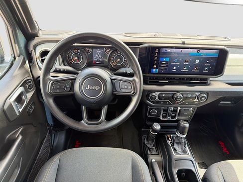 Used 2024 Jeep Gladiator Sport image 16