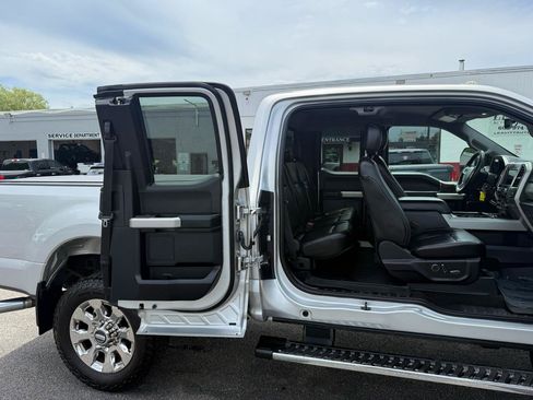 Used 2018 Ford F250 Lariat w/ Chrome Package AWD/4WD image 21