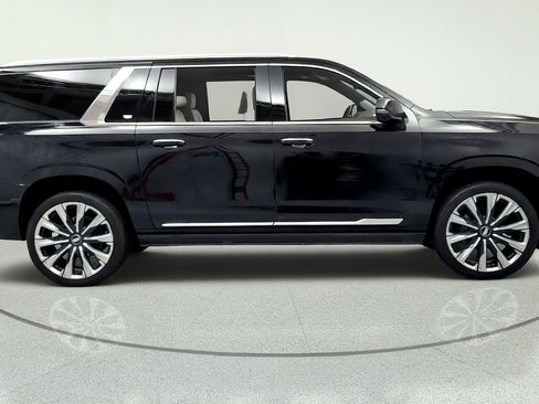 Certified 2026 Cadillac Escalade ESV Platinum Luxury w/ LPO, Floor Liner Package AWD/4WD image 6