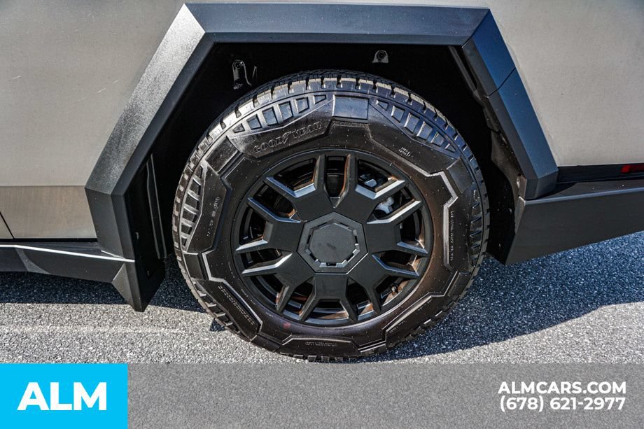 Used 2024 Tesla Cybertruck AWD Crew Cab image 18