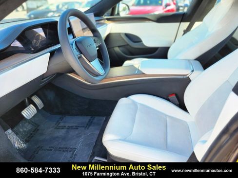 Used 2022 Tesla Model S image 17
