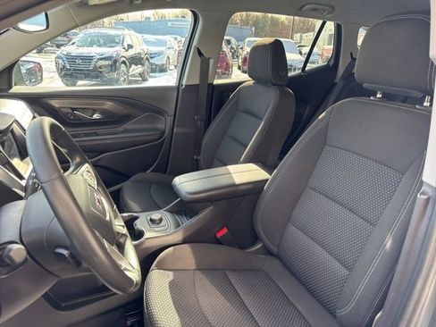 Used 2024 GMC Terrain SLE image 10