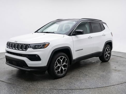 Used 2025 Jeep Compass Limited AWD/4WD image 3