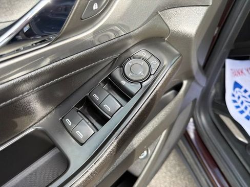 Used 2023 Chevrolet Traverse LT FWD image 22