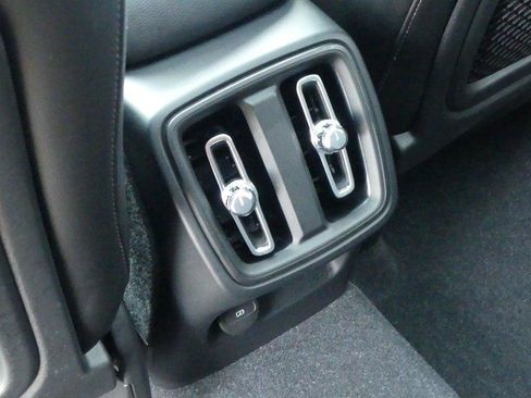 Used 2024 Volvo XC40 B5 Plus AWD/4WD image 36