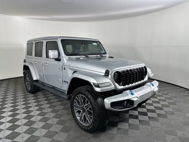 Used 2024 Jeep Wrangler High Altitude AWD/4WD image 2