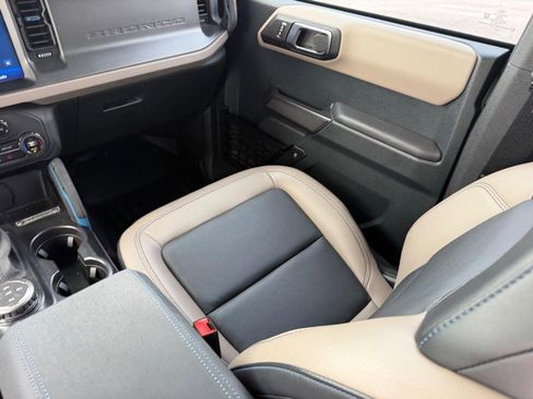 Used 2024 Ford Bronco Wildtrak image 17
