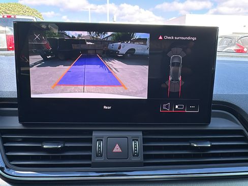 Certified 2024 Audi Q5 2.0T Premium w/ Convenience Package image 18