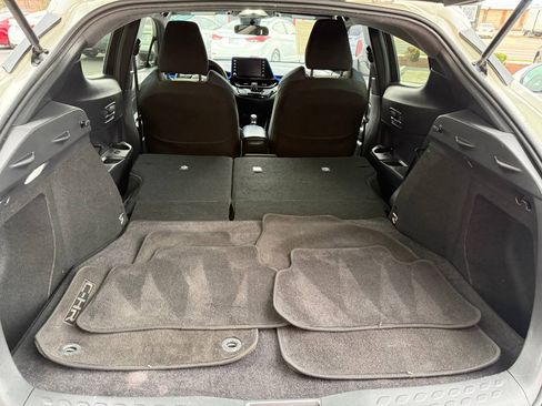 Used 2020 Toyota C-HR XLE image 27