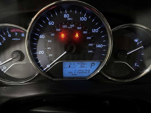 Used 2014 Toyota Corolla LE image 18