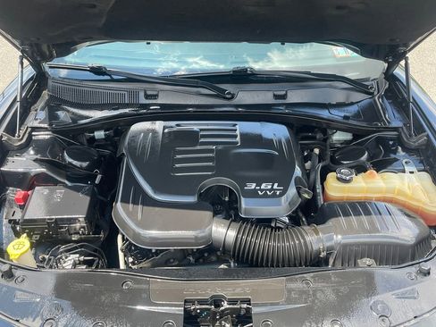 Used 2016 Dodge Charger SXT RWD image 10