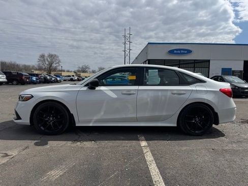 Used 2023 Honda Civic Sport image 5