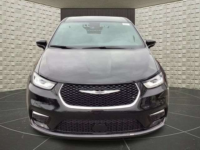 New 2026 Chrysler Pacifica Select AWD/4WD image 3
