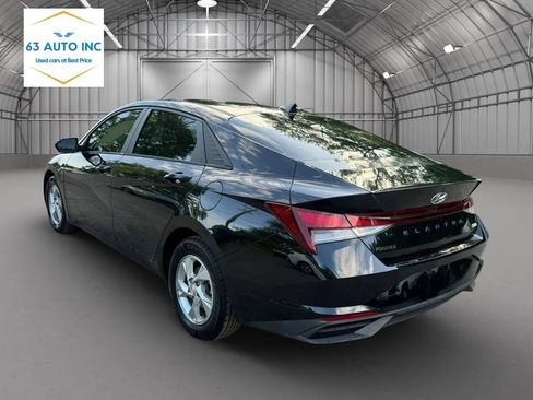 Used 2022 Hyundai Elantra SE FWD image 4