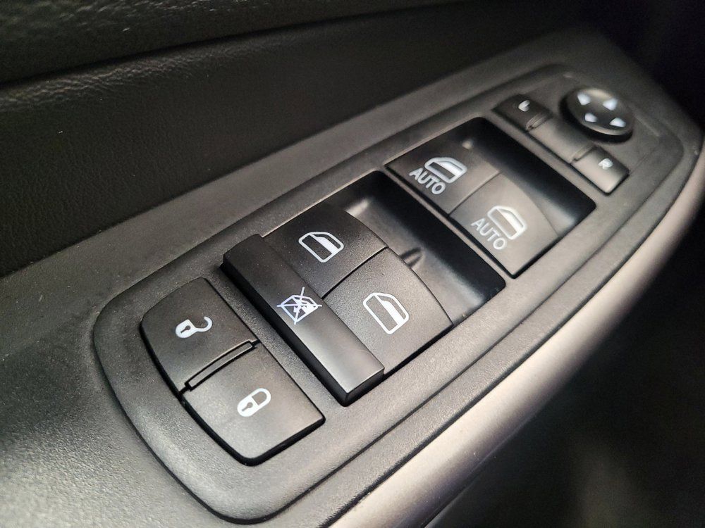 Used 2019 Jeep Cherokee Limited AWD/4WD image 27