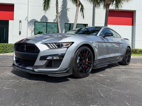 Used 2022 Ford Mustang Shelby GT500 w/ Handling Package RWD image 13