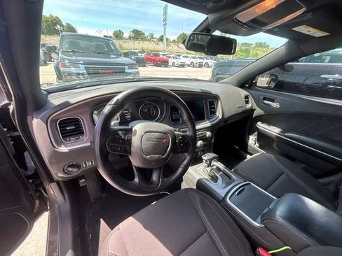 Used 2022 Dodge Charger SXT AWD/4WD image 10