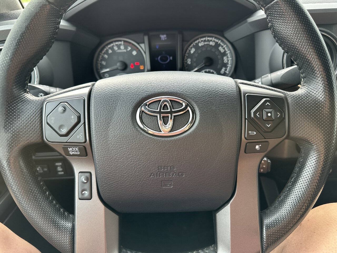 Used 2016 Toyota Tacoma TRD Sport w/ Towing Package AWD/4WD image 18