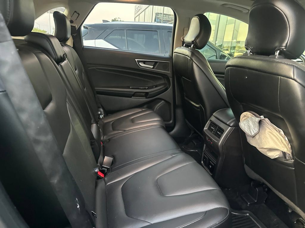 Used 2017 Ford Edge Titanium w/ Equipment Group 302A AWD/4WD image 11