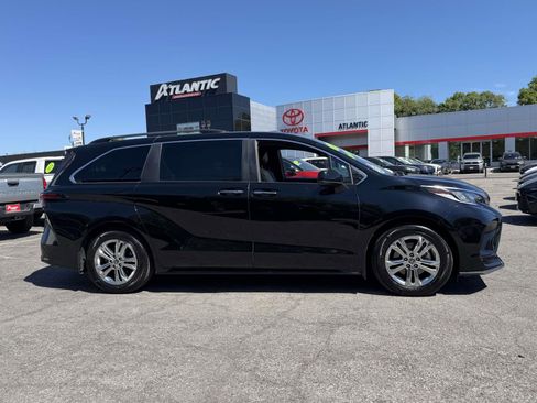 Used 2023 Toyota Sienna XSE w/ XSE Plus Package AWD/4WD image 9