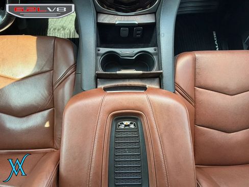 Used 2019 Cadillac Escalade Luxury AWD/4WD image 30