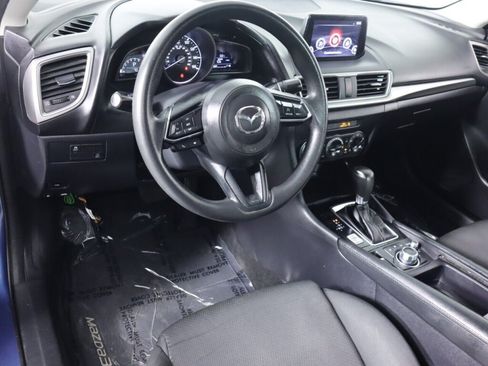 Used 2018 MAZDA MAZDA3 Sport FWD image 9