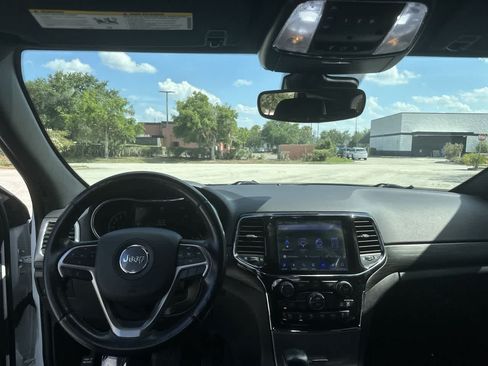Used 2020 Jeep Grand Cherokee Altitude RWD image 20