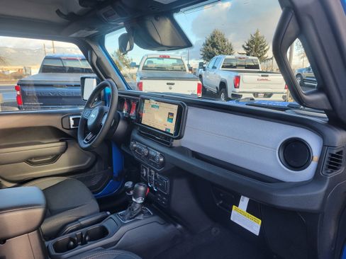 New 2026 Jeep Gladiator Sport image 20