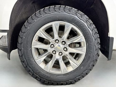 Used 2021 Chevrolet Silverado 1500 LTZ w/ Z71 Off-Road Package AWD/4WD image 29