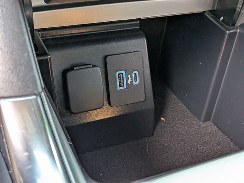 Used 2023 Ford Explorer Limited RWD image 32