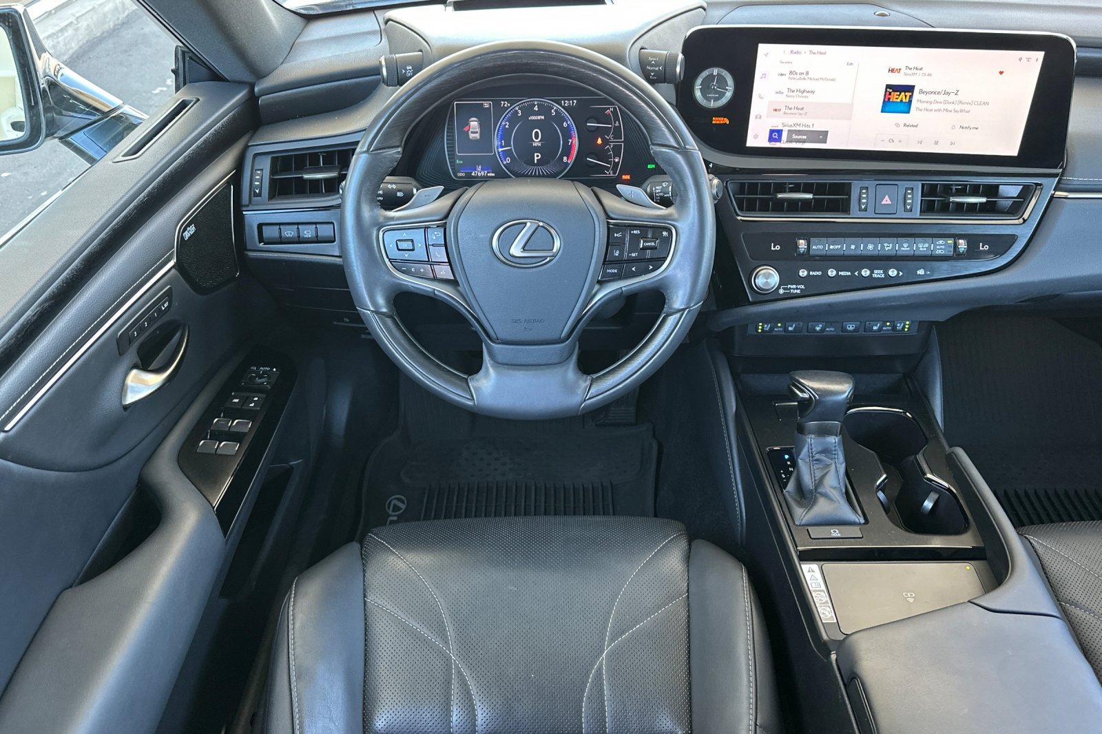 Used 2023 Lexus ES 350 Ultra Luxury w/ Accessory Package (Z2) FWD image 17