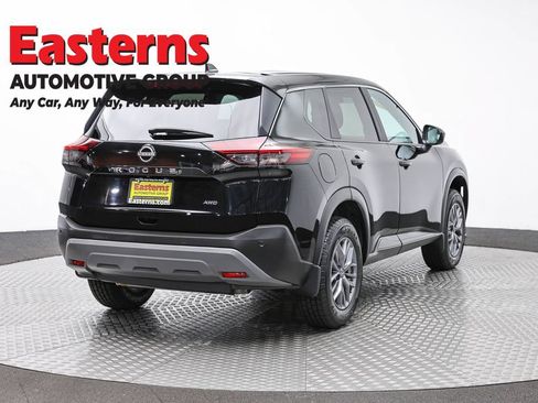 Used 2023 Nissan Rogue S AWD/4WD image 5