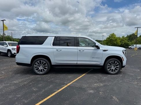 New 2026 GMC Yukon XL Denali AWD/4WD image 2