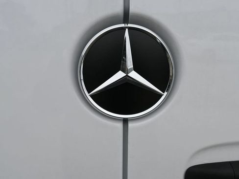 Certified 2024 Mercedes-Benz eSprinter 170 Cargo image 9