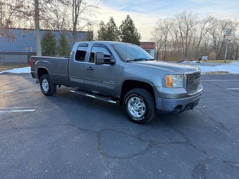 Used 2008 GMC Sierra 2500 SLE w/ SLE2 Preferred Package image 8