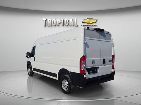 Used 2025 RAM ProMaster 2500 w/ Convenience Group FWD image 2