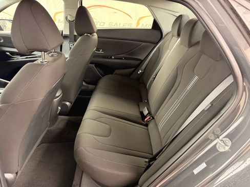 Used 2024 Hyundai Elantra SEL image 18