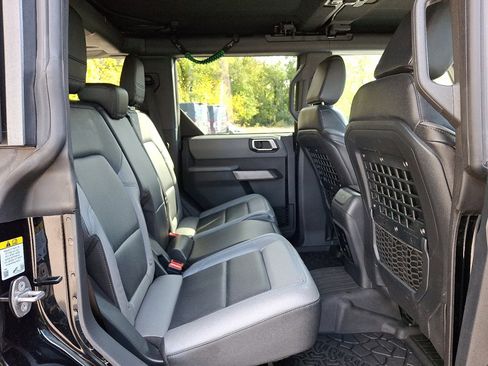 Used 2023 Ford Bronco Black Diamond image 14