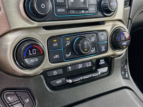 Used 2020 GMC Yukon Denali w/ Denali Ultimate Package AWD/4WD image 22