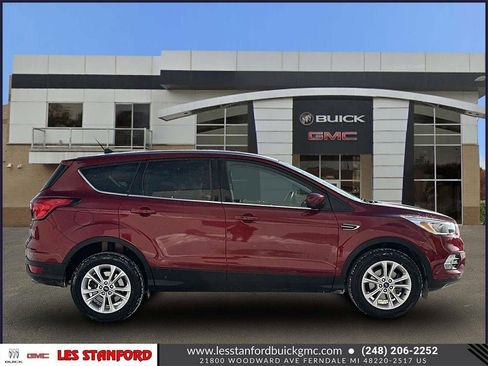 Used 2019 Ford Escape SE image 7