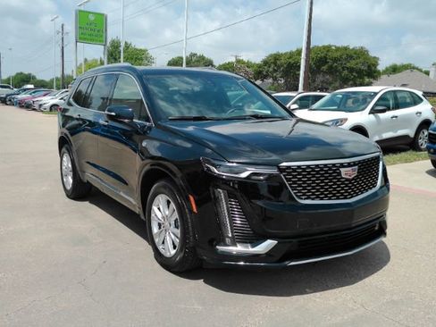 Used 2025 Cadillac XT6 Luxury FWD image 4