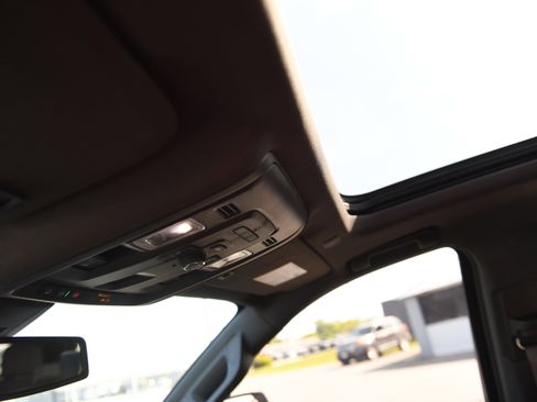 Used 2021 GMC Yukon SLT w/ SLT Luxury Plus Package image 22