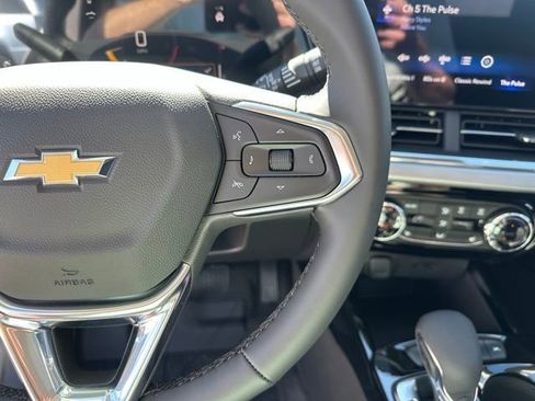 New 2026 Chevrolet Trax LT w/ Driver Confidence Package FWD image 5