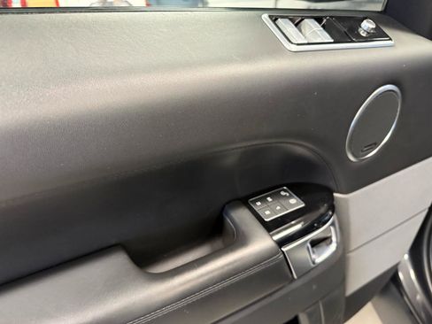 Used 2020 Land Rover Range Rover Sport HST image 31