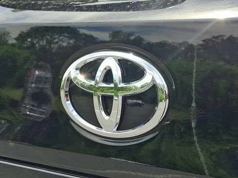 Certified 2023 Toyota Corolla Cross LE AWD/4WD image 29