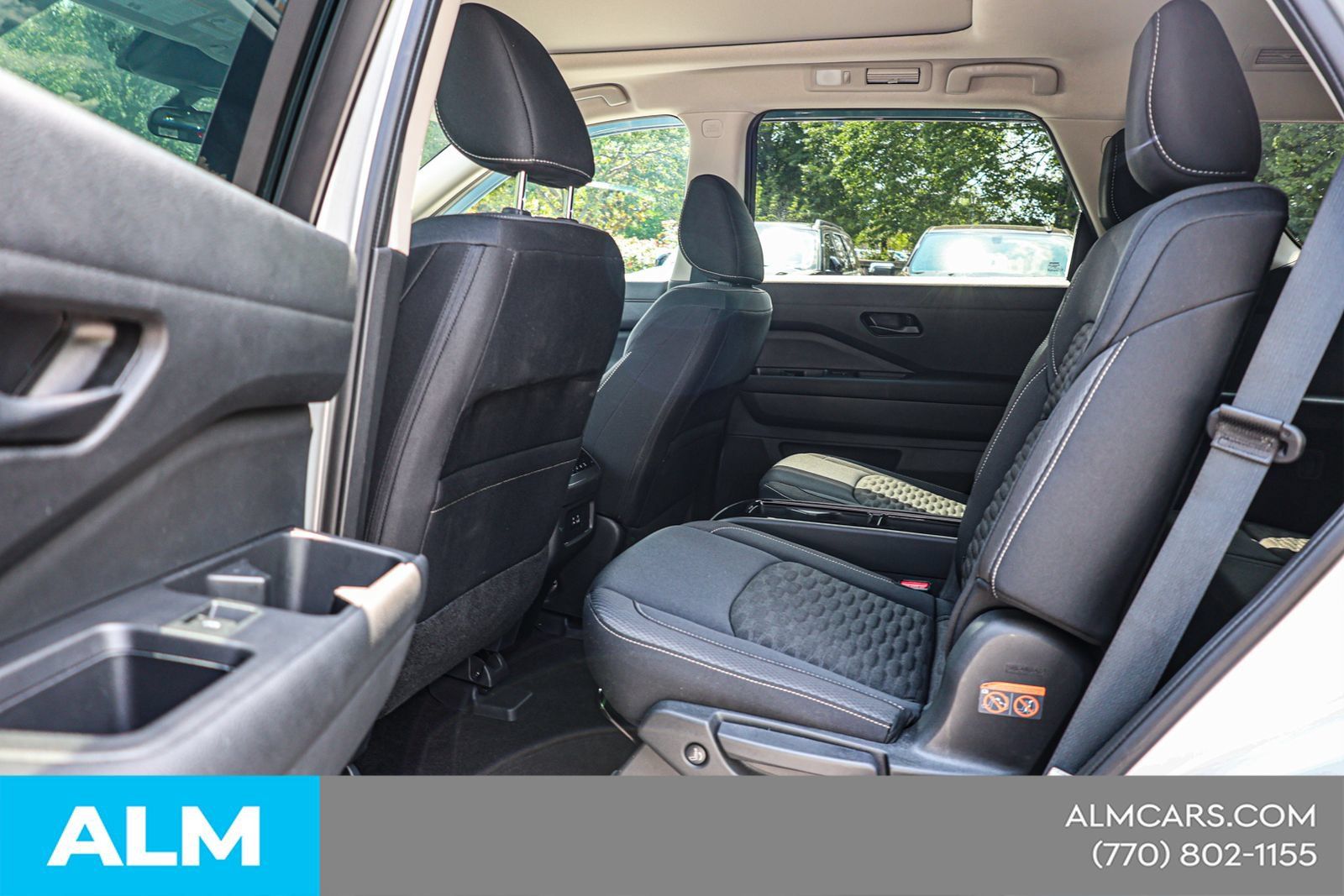 Used 2024 Nissan Pathfinder SV w/ SV Premium Package FWD image 18