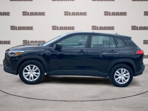 Used 2024 Toyota Corolla Cross L FWD image 2